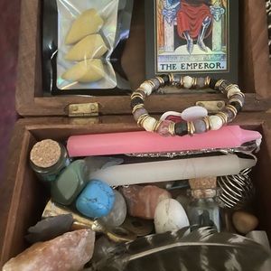 COPY - MYSTERY CRYSTAL CONFETTI BOX